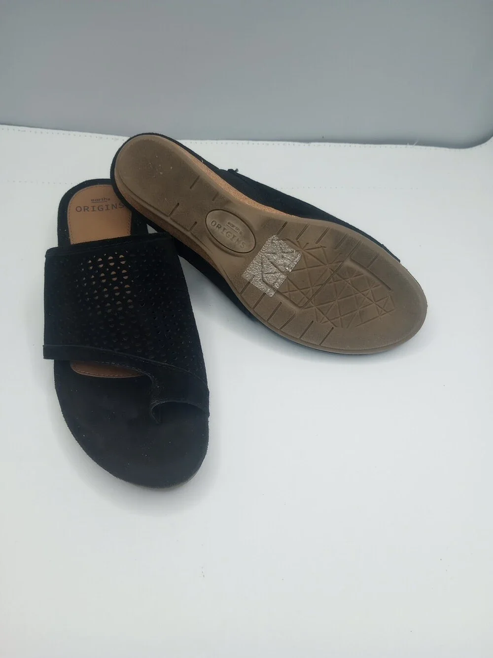 Earth Origins 8M Suede Slip-On Wedge Heel Sandals Pearl Black Toe Straps Shoes